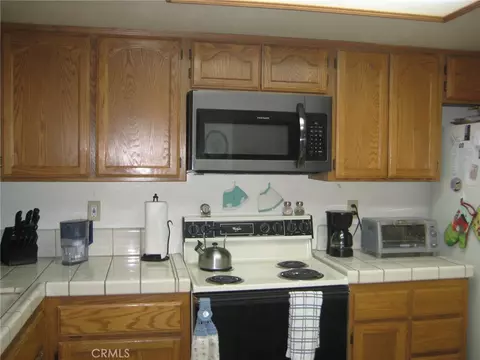 Kitchen - 19109 Arthur, Apple Valley, CA 92308 photo 2 of 7