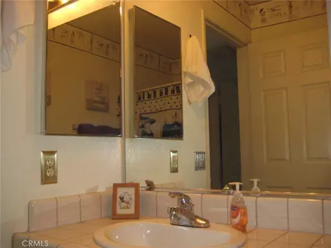 Bath - 19109 Arthur, Apple Valley, CA 92308 photo 2 of 3