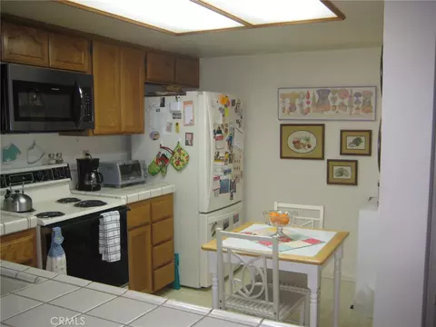 Kitchen - 19109 Arthur, Apple Valley, CA 92308 photo 1 of 7