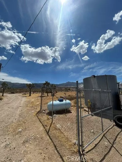 Exterior - 31616 Emerald Rd, Lucerne Valley, CA 92356 photo 1 of 2