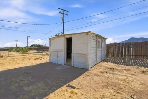 Exterior - 16070 Winnebago, Apple Valley, CA 92307 photo 7 of 10