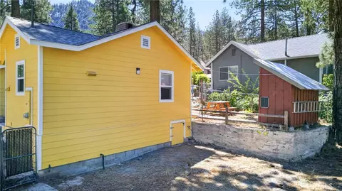 Exterior - 1858 Thrush, Wrightwood, CA 92397 photo 16 of 17