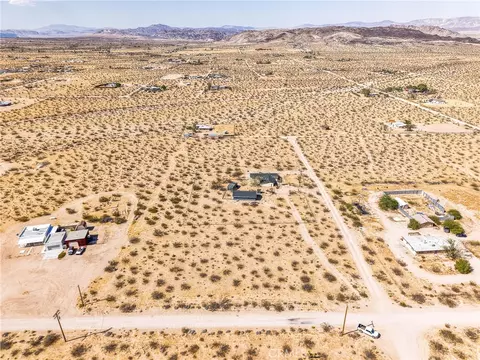 View/Area - 1754 Fortuna Ave, Landers, CA 92285 photo 10 of 11