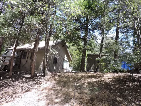 Exterior - 657 Knoll, Crestline, CA 92325 photo 23 of 28