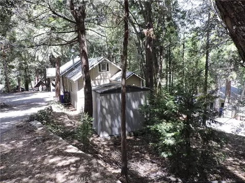Exterior - 657 Knoll, Crestline, CA 92325 photo 16 of 26