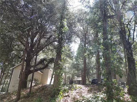 Exterior - 657 Knoll, Crestline, CA 92325 photo 25 of 28