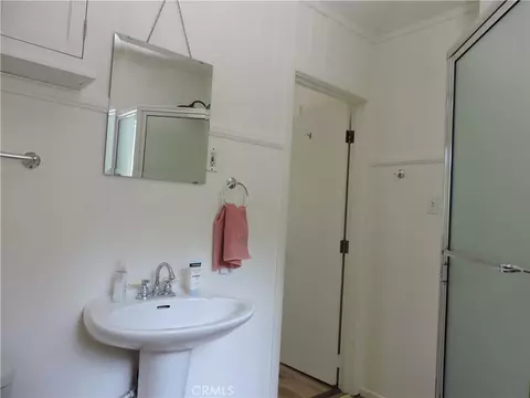Bath - 657 Knoll, Crestline, CA 92325 photo 2 of 3