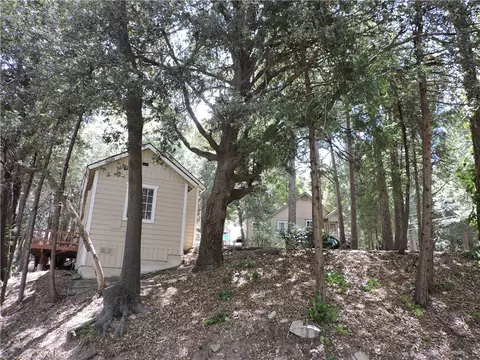 Exterior - 657 Knoll, Crestline, CA 92325 photo 24 of 26