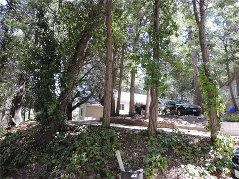 Exterior - 657 Knoll, Crestline, CA 92325 photo 22 of 26