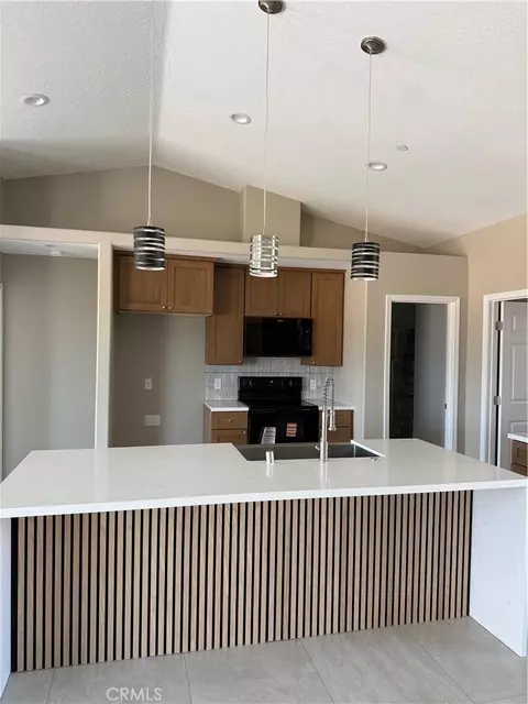 Kitchen - 10955 E Ave, Hesperia, CA 92345 photo 1 of 4
