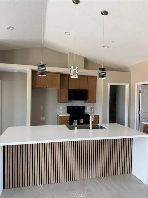 Kitchen - 10955 E Ave, Hesperia, CA 92345 photo 1 of 2