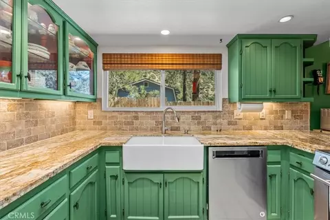 Kitchen - 1902 Virginia, Wrightwood, CA 92397 photo 4 of 4
