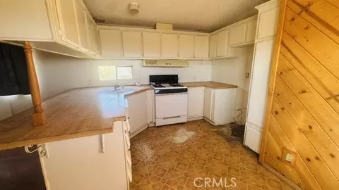 23936 Outpost Rd, Apple Valley, CA 92308 photo 4