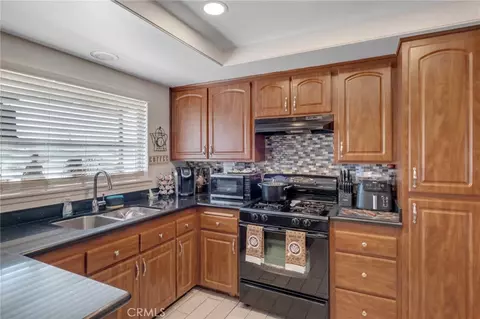 Kitchen - 8150 Minstead, Hesperia, CA 92345 photo 2 of 4