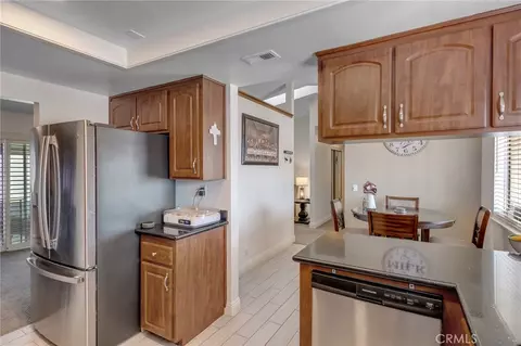 Kitchen - 8150 Minstead, Hesperia, CA 92345 photo 3 of 4