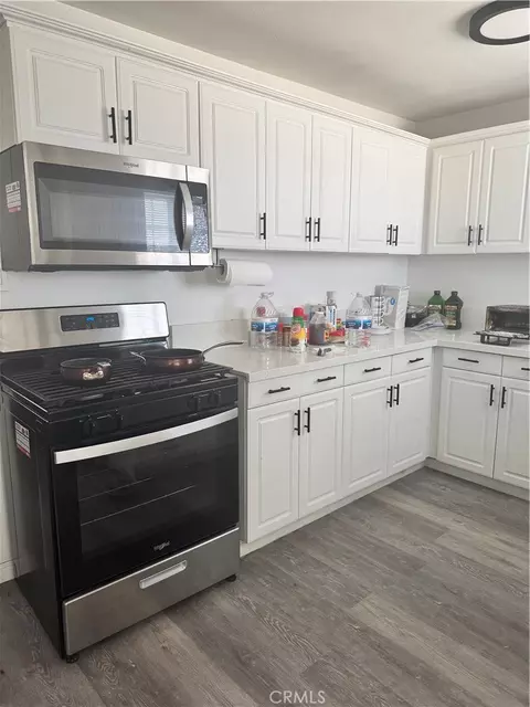 Kitchen - 1407 Riverside, Barstow, CA 92311 photo 2 of 2