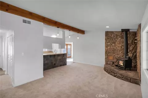 Living - 17983 Pitache St, Hesperia, CA 92345 photo 2 of 7