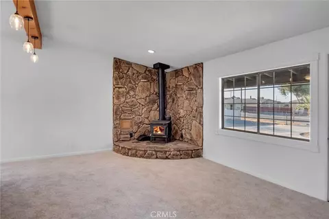 Living - 17983 Pitache St, Hesperia, CA 92345 photo 5 of 7