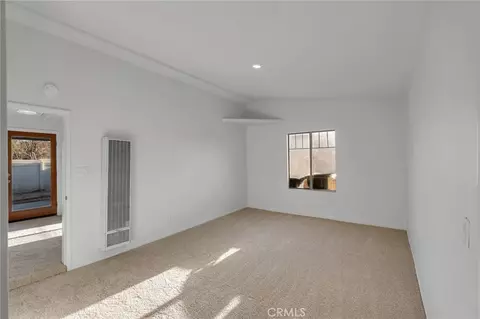 Living - 17983 Pitache St, Hesperia, CA 92345 photo 7 of 7