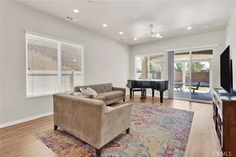 Living - 19535 Hanely, Apple Valley, CA 92308 photo 2 of 2