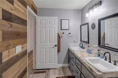 Bath - 960 Purple Sage Ct, Barstow, CA 92311 photo 2 of 4