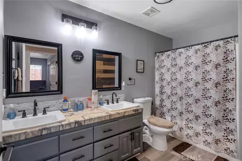 Bath - 960 Purple Sage Ct, Barstow, CA 92311 photo 1 of 4