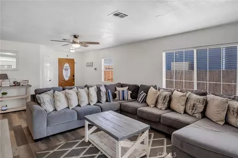 Living - 960 Purple Sage Ct, Barstow, CA 92311 photo 1 of 1
