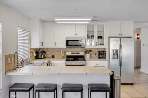 Kitchen - 14952 Rivers Edge, Helendale, CA 92342 photo 2 of 2
