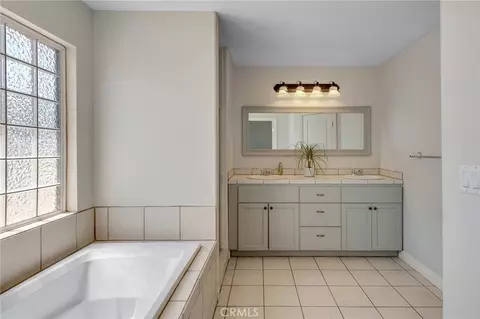 Bath - 14952 Rivers Edge, Helendale, CA 92342 photo 2 of 3