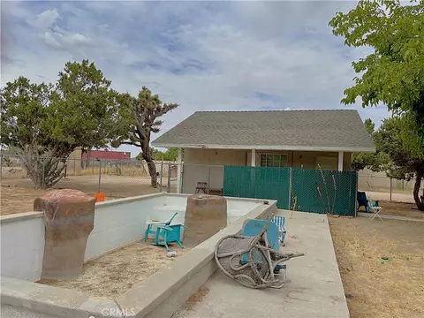 7596 Farmdale, Hesperia, CA 92345 photo 2
