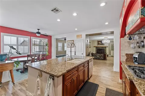 Kitchen - 6757 Serrano, Hesperia, CA 92345 photo 6 of 8