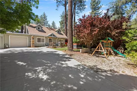 Exterior - 1869 Outer Hwy 2 S, Wrightwood, CA 92397 photo 3 of 7