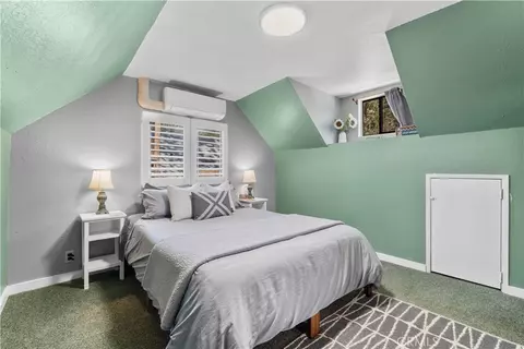 Bedroom - 1869 Outer Hwy 2 S, Wrightwood, CA 92397 photo 4 of 7