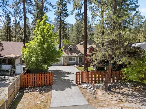 Exterior - 1869 Outer Hwy 2 S, Wrightwood, CA 92397 photo 2 of 7