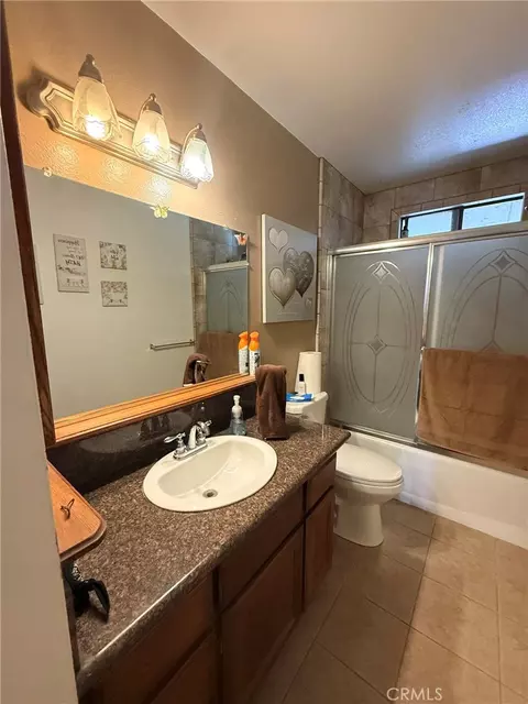 8283 Langdon, Hesperia, CA 92345 photo 5