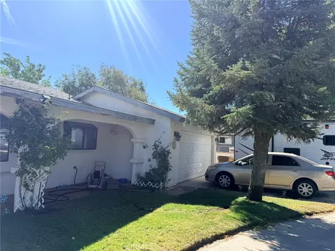 8283 Langdon, Hesperia, CA 92345 photo 3