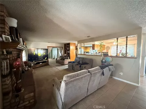 8283 Langdon, Hesperia, CA 92345 photo 4