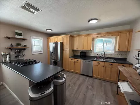 Kitchen - 34243 O St, Barstow, CA 92311 photo 2 of 5