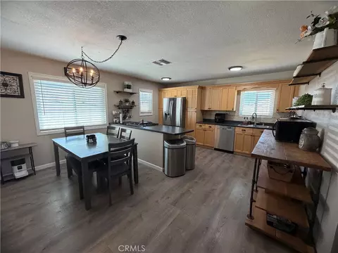 Kitchen - 34243 O St, Barstow, CA 92311 photo 4 of 5