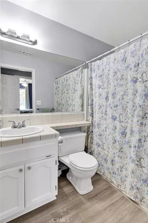 Bath - 8951 Avocado, Hesperia, CA 92345 photo 4 of 4