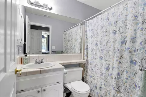 Bath - 8951 Avocado, Hesperia, CA 92345 photo 3 of 4