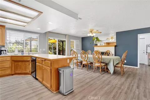 Dining - 8951 Avocado, Hesperia, CA 92345 photo 4 of 6