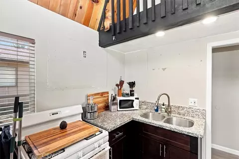 Kitchen - 550 Pine Ln, Sugarloaf, CA 92386 photo 4 of 4