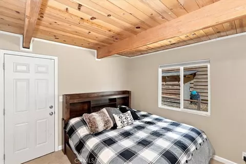 Bedroom - 550 Pine Ln, Sugarloaf, CA 92386 photo 1 of 1