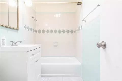 Bath - 1111 Taos, Barstow, CA 92311 photo 1 of 8
