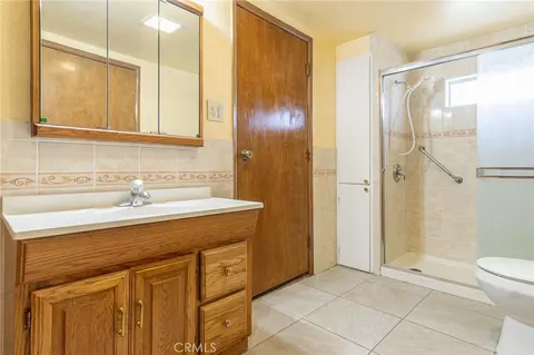Bath - 1111 Taos, Barstow, CA 92311 photo 4 of 8