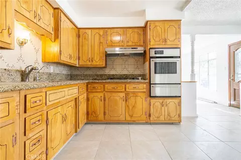 Kitchen - 1111 Taos, Barstow, CA 92311 photo 4 of 4