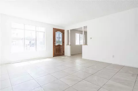 Living - 1111 Taos, Barstow, CA 92311 photo 4 of 4