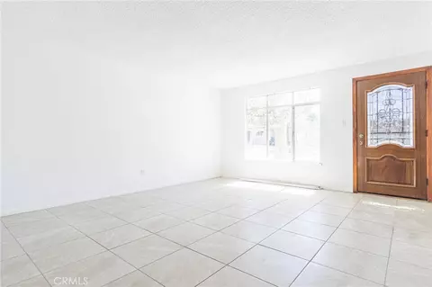 Living - 1111 Taos, Barstow, CA 92311 photo 1 of 4