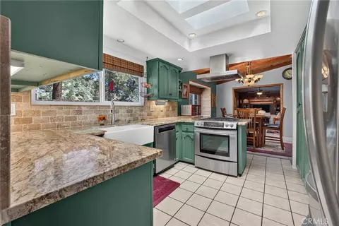 Kitchen - 1902 Virginia, Wrightwood, CA 92397 photo 3 of 6